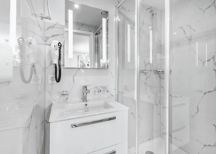 Oasis 2 Bedroom In Centre Appartamento Montreux